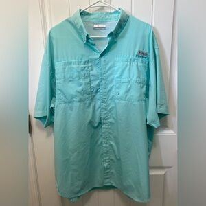 Columbia PFG Omni-Shade button up. Size XL. Double breast pockets. Teal color